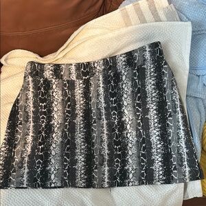 Tranquility by Colorado Clothing Silver Black Sequin Mini Skirt